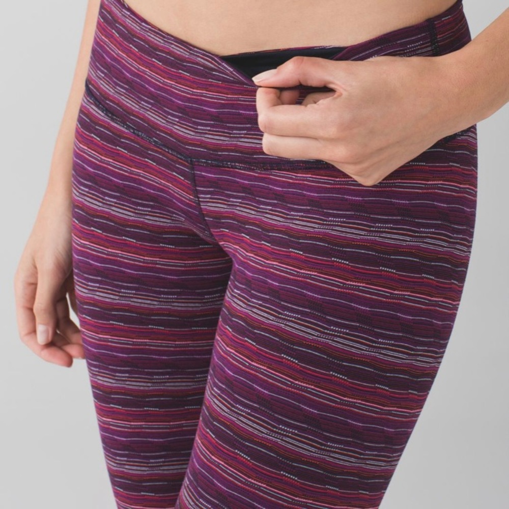 Lululemon wunder under space dye twist regal plum alarming leggings size 2